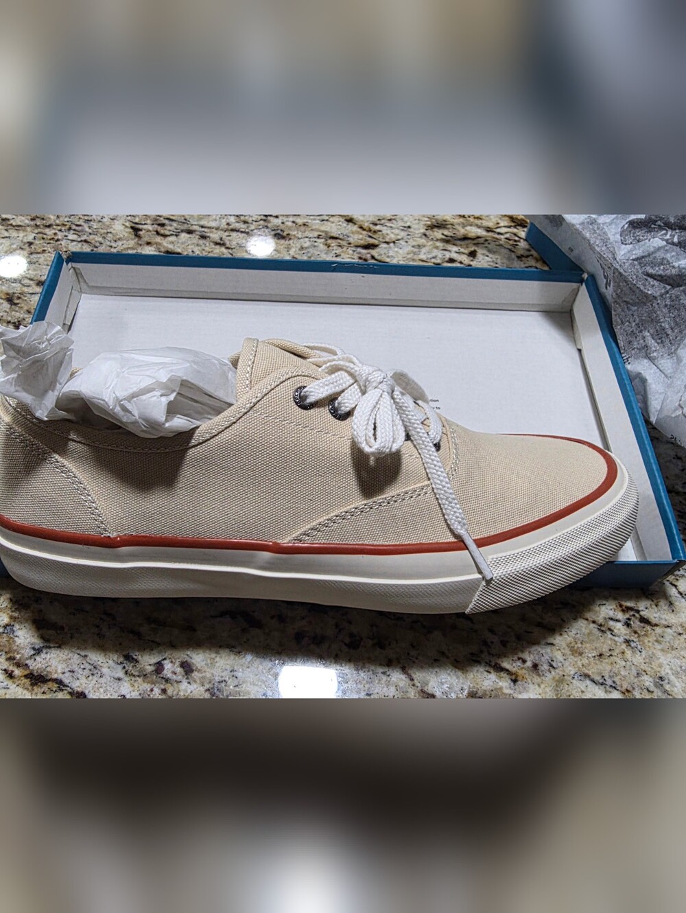 Sperry Sz10 Casual Canvas Low-Top Sneakers in Beige/ Red